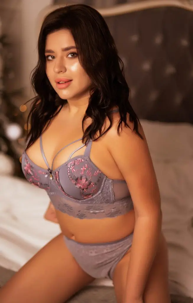 Call Girls Noida Sector 2